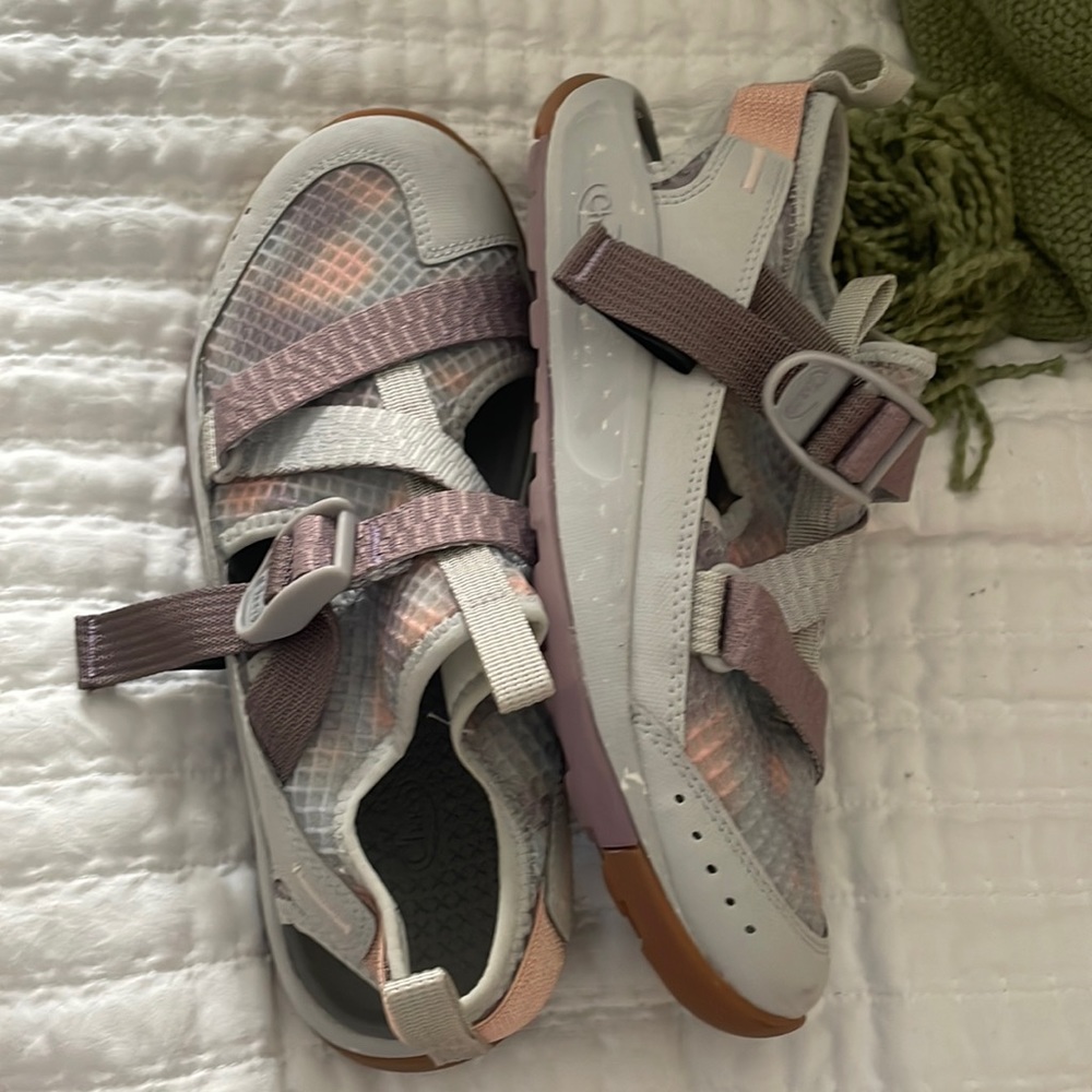 NWOT CHACO ODYSSEY WOMENS SIZE 7